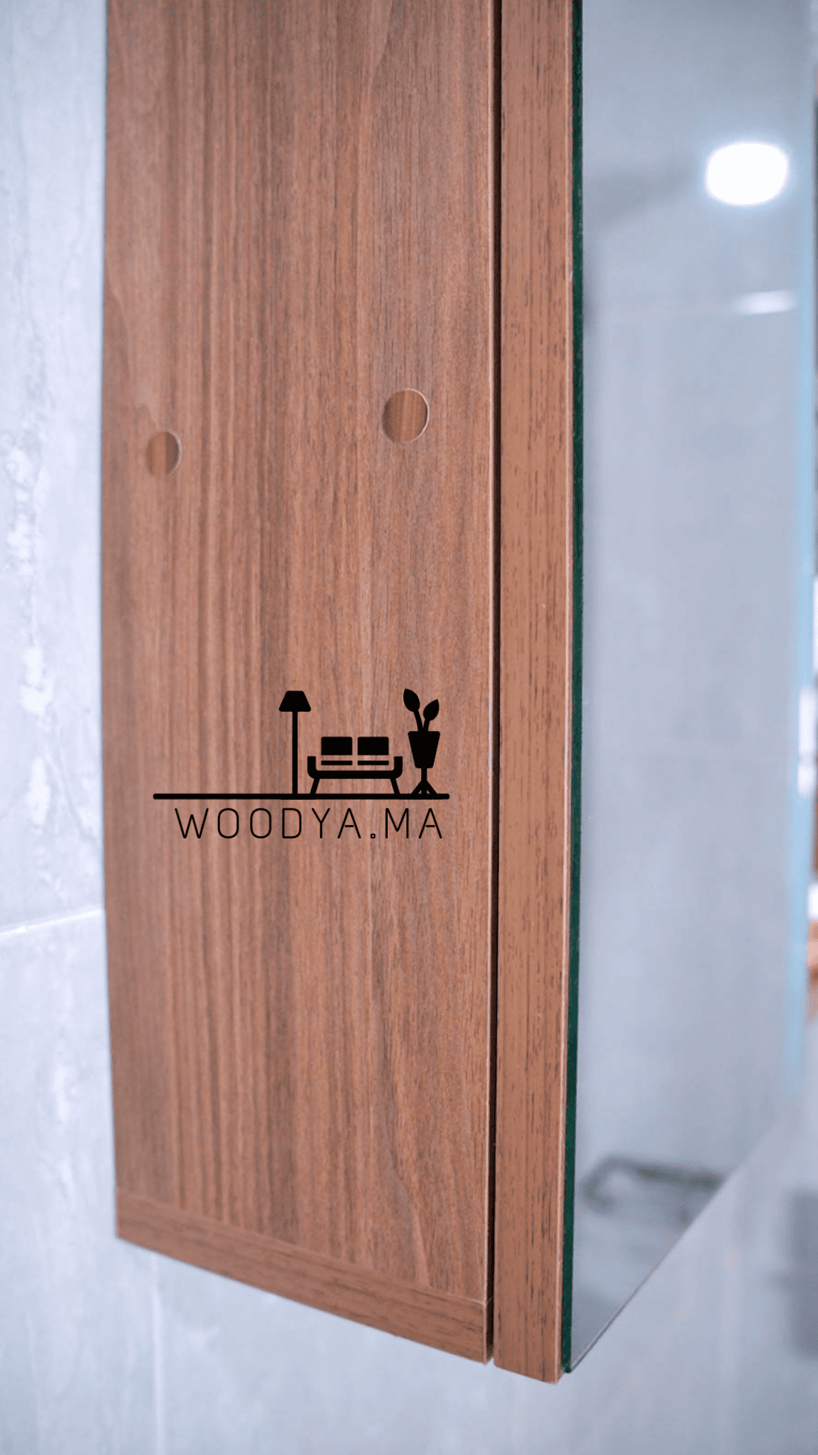 مرآة حمام عملية بباب هيدروليك ورفوف خشبية – مرآة + صيدلية + منظم في قطعة واحدة